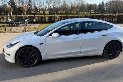 Tesla Model 3 148.000 km 22.000 &euro; Bad Sassendorf 59505