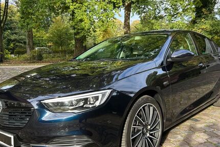 Opel Insignia 129.000 km 17.300 € Bremen 28759