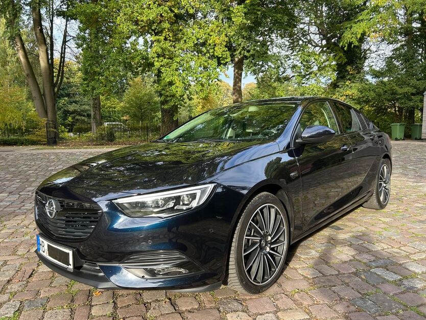 Opel Insignia 129.000 km 17.300 € Bremen 28759