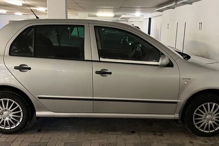 Skoda Fabia 102.000 km 3.400 € Hamburg 22047