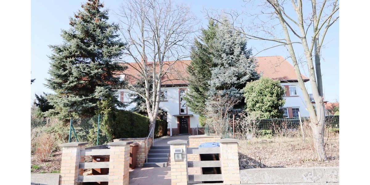 Exclusive 6 Zimmer Direktorenwohnung über 2 Ebenen - Balkon - Gäste WC - Keller - Gartenanteil 6 zimmer