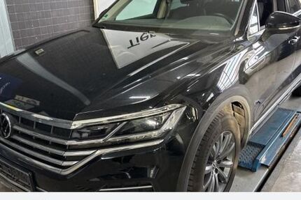 VW Touareg 100.046 km 41.880 &euro; Oberhausen 46047