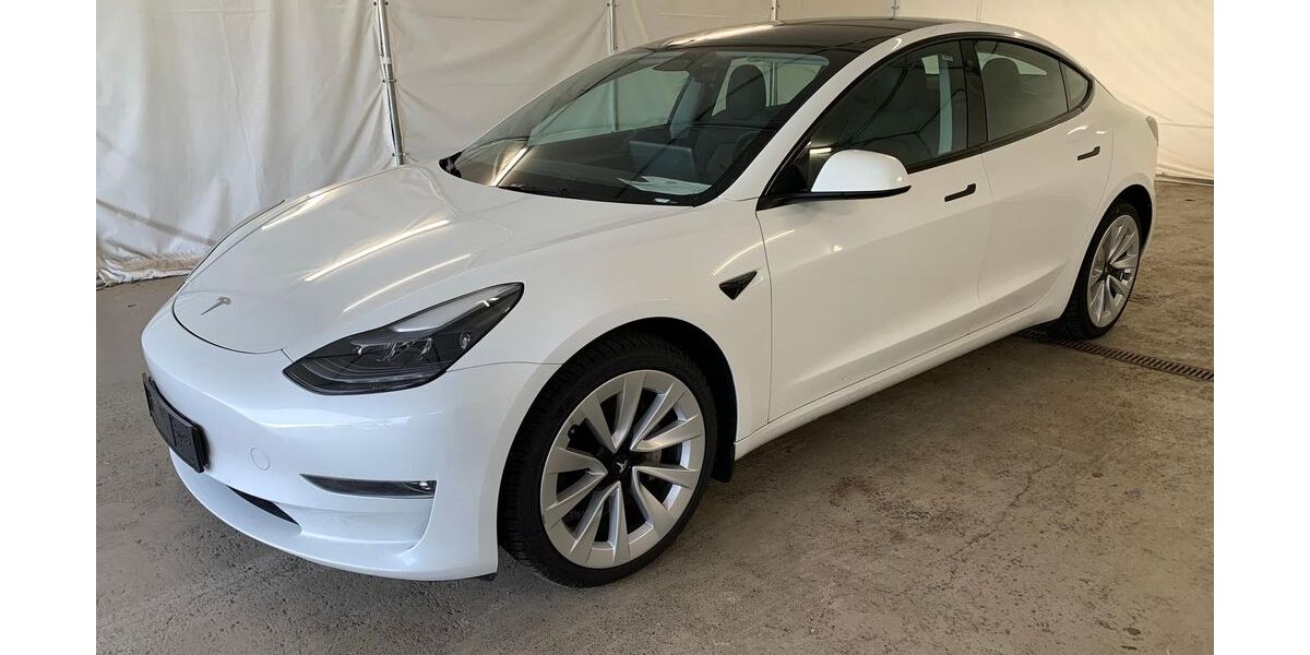 Tesla Model 3 125.000 km 25.750 &euro; Steinbach-Hallenberg OT Herges-Hallenberg 98587