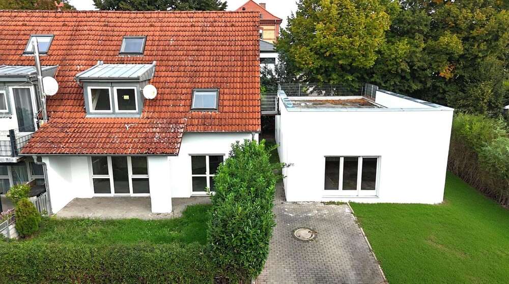 Haus zum Kaufen in Landau 349.000 € 219.45 m² 8 zimmer