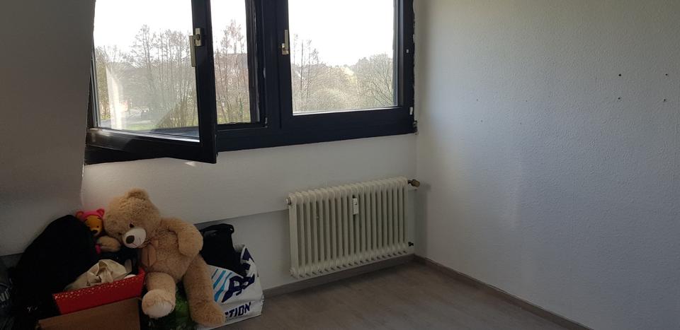 Dachgeschoßwohnung Nettetal - 3 Zimmer, 77 m&sup2;, 490&euro; | Angebot:25439051