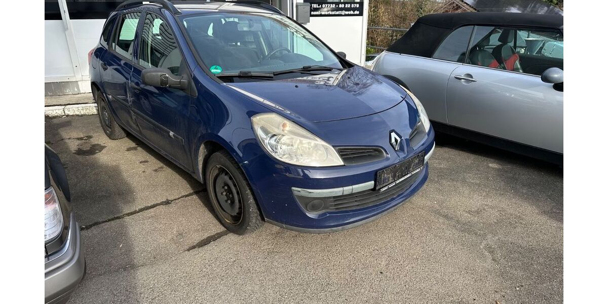 Renault Clio 145.211 km 2.499 &euro; Radolfzell 78315