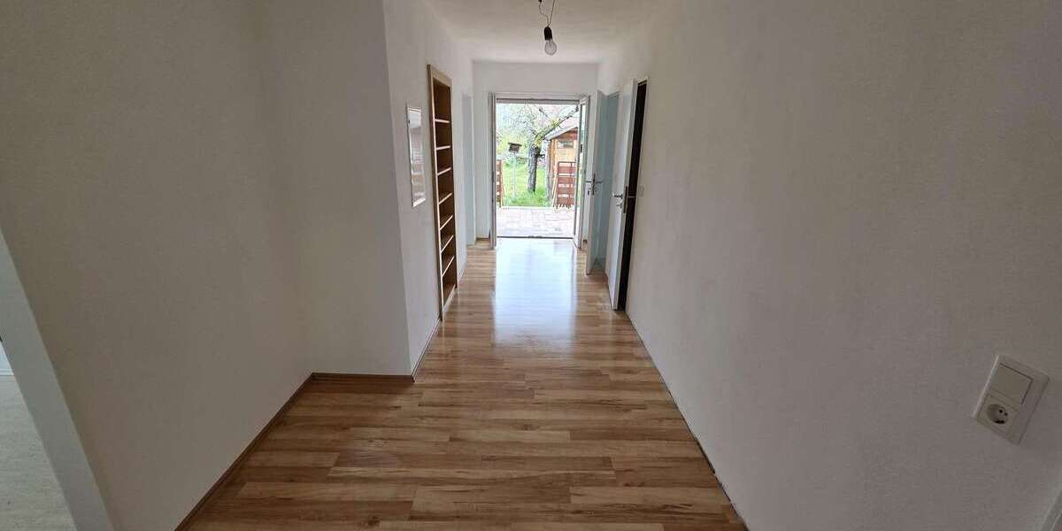 Etagenwohnung Schifferstadt - 3 Zimmer, 81 m&sup2;, 1.300&euro; | Angebot:27100928