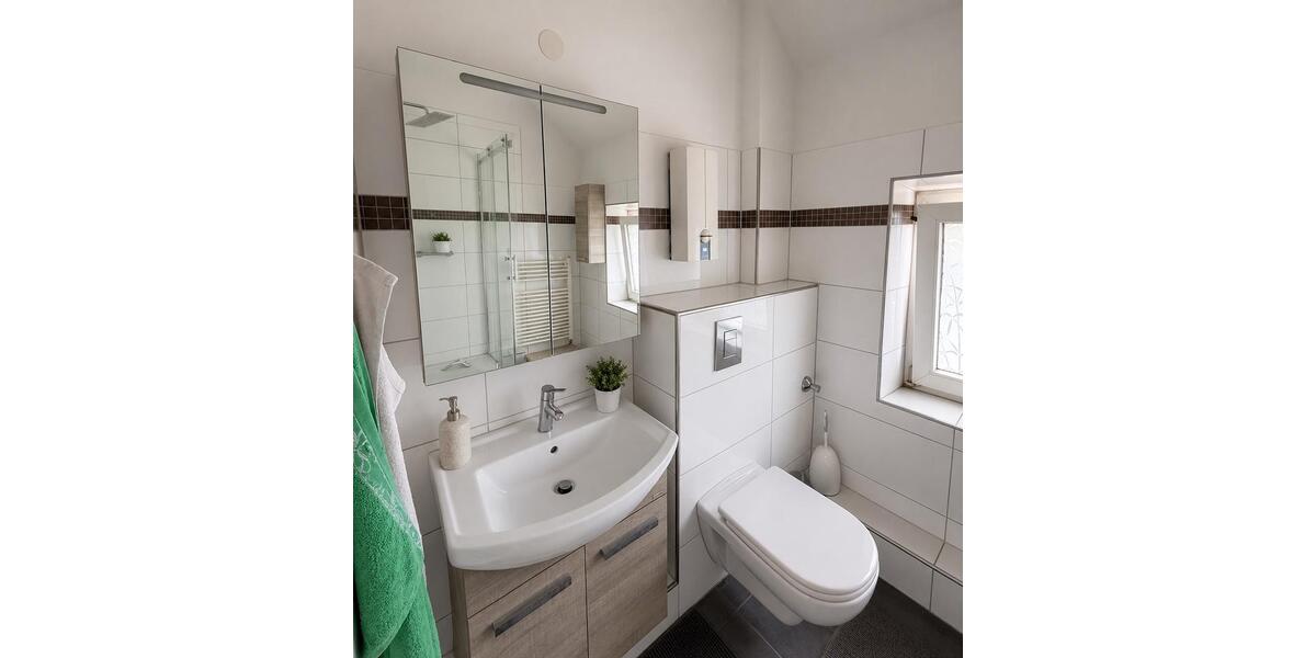 Dachgeschoßwohnung Velbert - 2 Zimmer, 80 m&sup2;, 90.000&euro; | Angebot:27426897