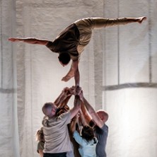 Bello! 28.04.2026 Chamäleon Theater Berlin in den Hackeschen Höfen