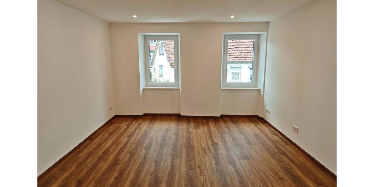 Etagenwohnung Hammelburg - 3.5 Zimmer, 111 m&sup2;, 1.200&euro; | Angebot:26614914