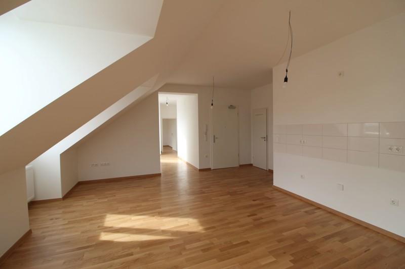 Dachgeschoßwohnung Dachau - 3 Zimmer, 87 m&sup2;, 1.527&euro; | Angebot:25387255