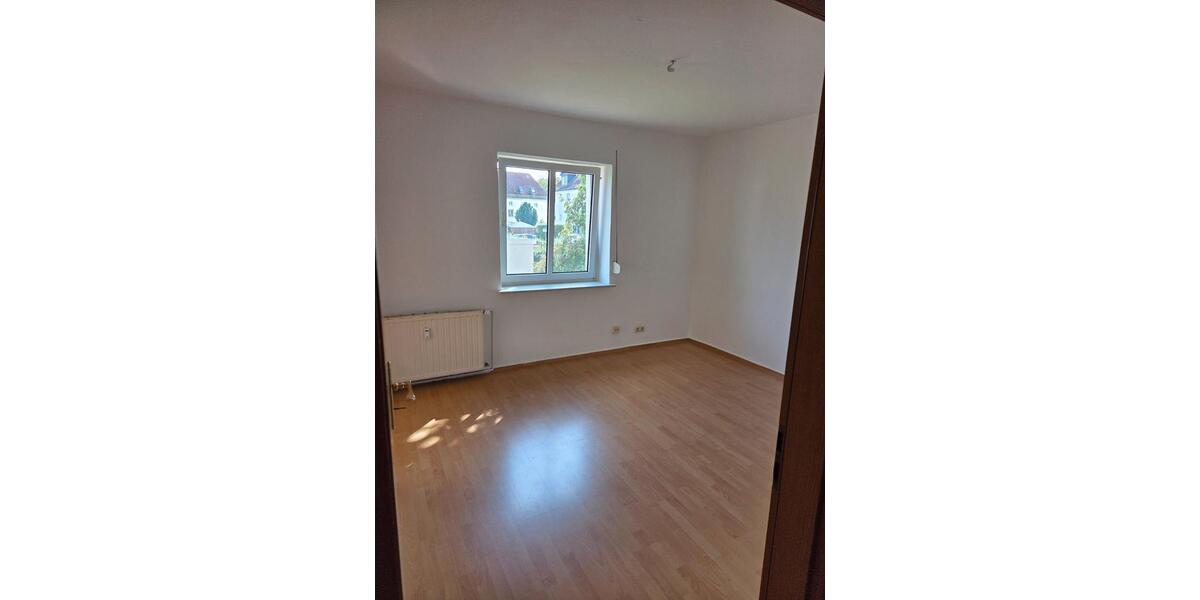 Erdgeschoßwohnung Böhlen - 3 Zimmer, 48 m&sup2;, 75.000&euro; | Angebot:27083979
