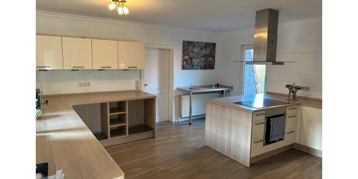 Oberwohnung 6-ZKB Balkon Loggia 175 qm Norden Bahnhofstraße 1 zimmer