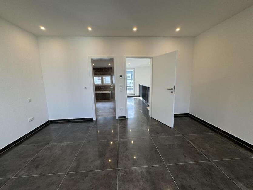 Offenbach Bieber Neubau RHM 5xZimmer 3xBäder+Gäste WC