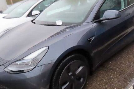 Tesla Model 3 29.750 km 27.450 &euro; Steinbach-Hallenberg OT Herges-Hallenberg 98587