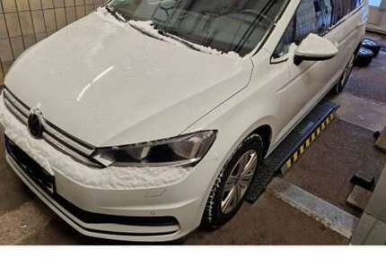 VW Touran 81.187 km 24.305 &euro; Hünfeld 36088
