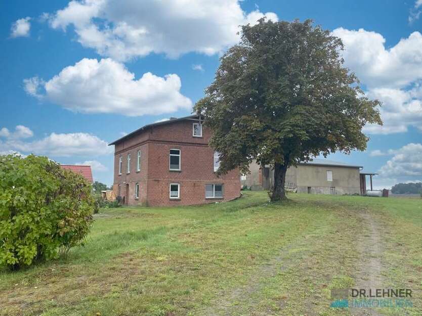 Haus zum Kaufen in Neuhaus Tripkau 299.000 € 177.72 m²