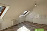 Dachgeschoßwohnung Velbert - 3 Zimmer, 77 m&sup2;, 615&euro; | Angebot:26676315