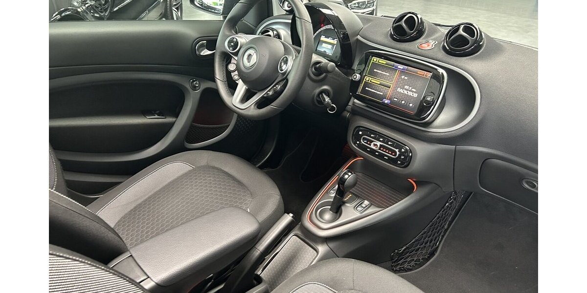 Smart ForTwo EQ CABRIO EXCLUSIVE-22KW-RÜCKFAHRKAMERA! 13.660 km 18.399 € Groß-Umstadt 64823