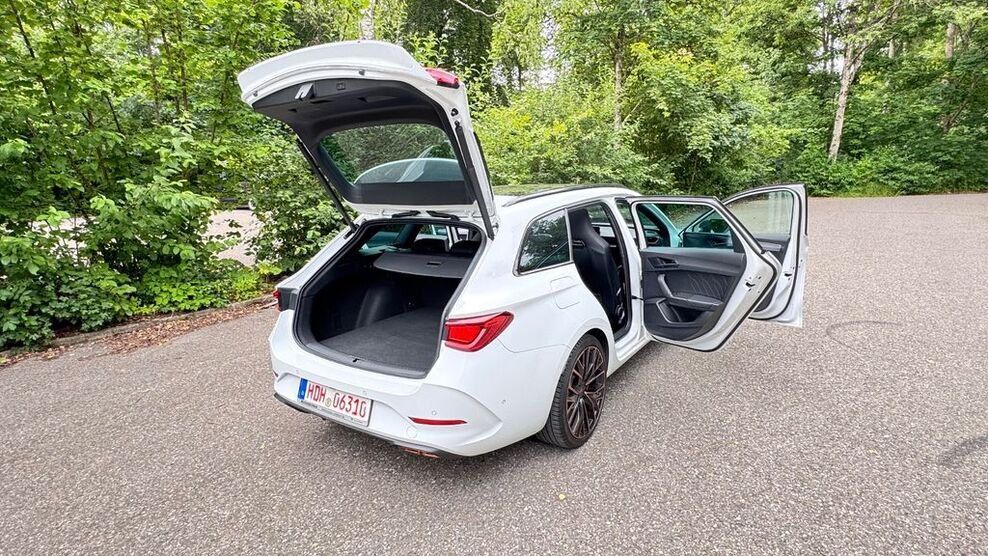 Cupra Leon 23.613 km 34.999 € Gerstetten 89547
