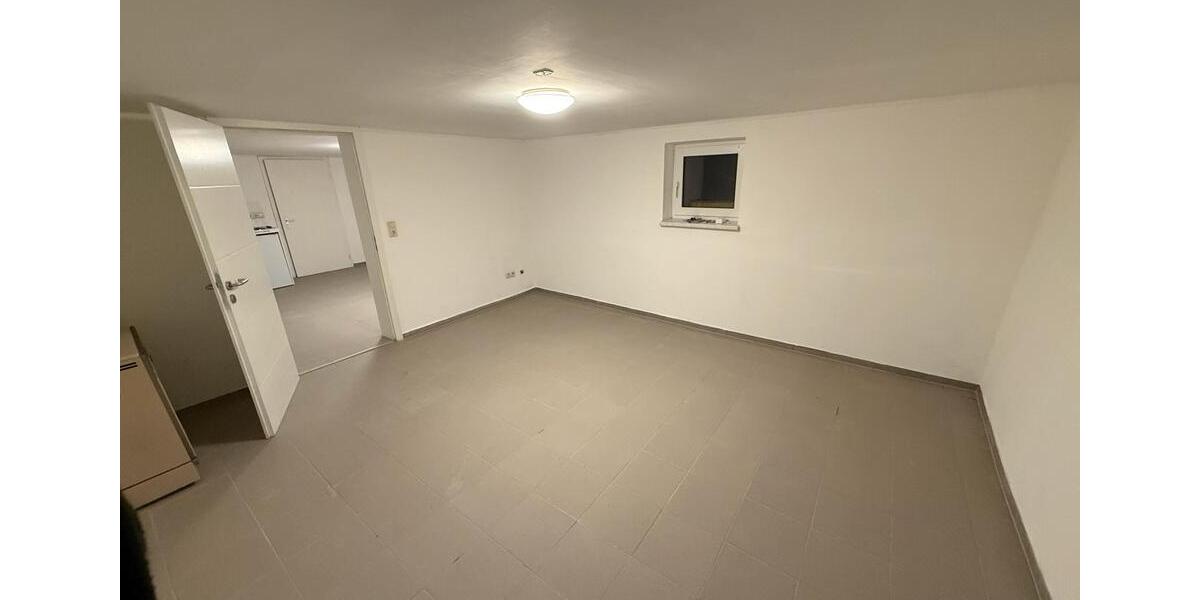 Kleine Kellerwohnung 37,5 m2 1 Zi. + Wohnküche und Bad 2 zimmer