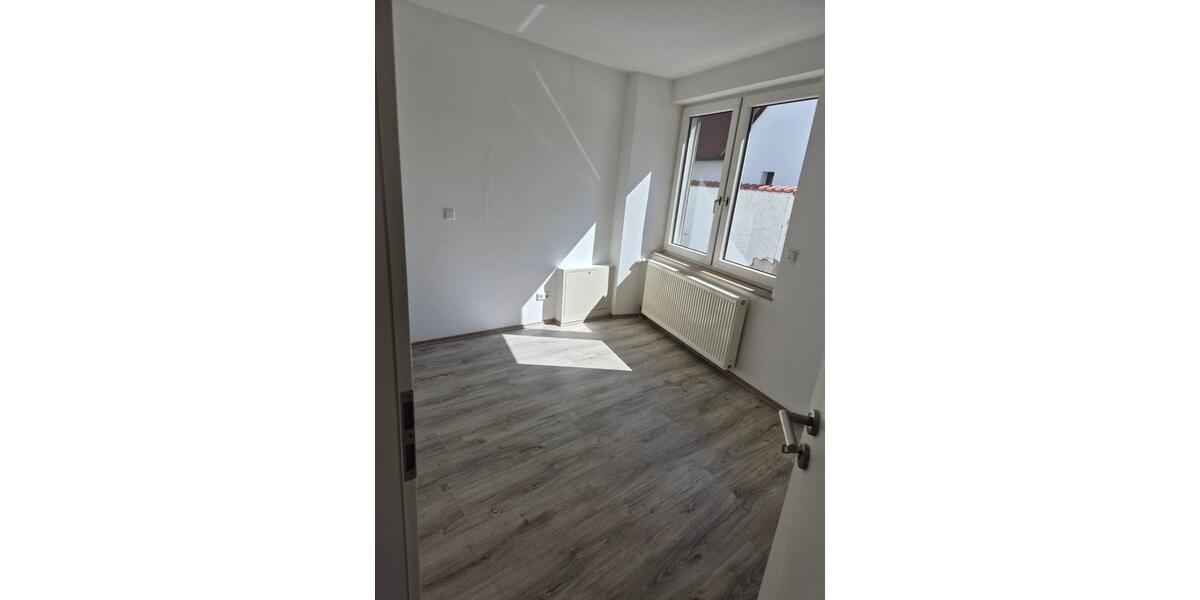 Erdgeschoßwohnung Wallhausen - 2 Zimmer, 54 m&sup2;, 350&euro; | Angebot:21368243