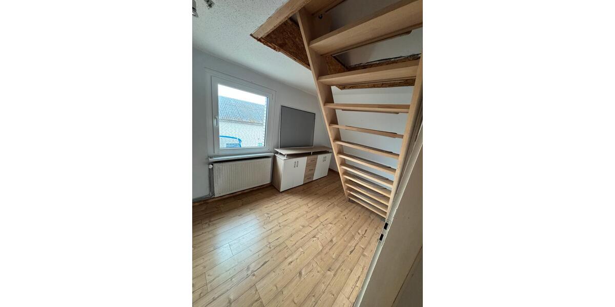 Dachgeschoßwohnung Ehra-Lessien Lessien - 4 Zimmer, 100 m&sup2;, 800&euro; | Angebot:24979476