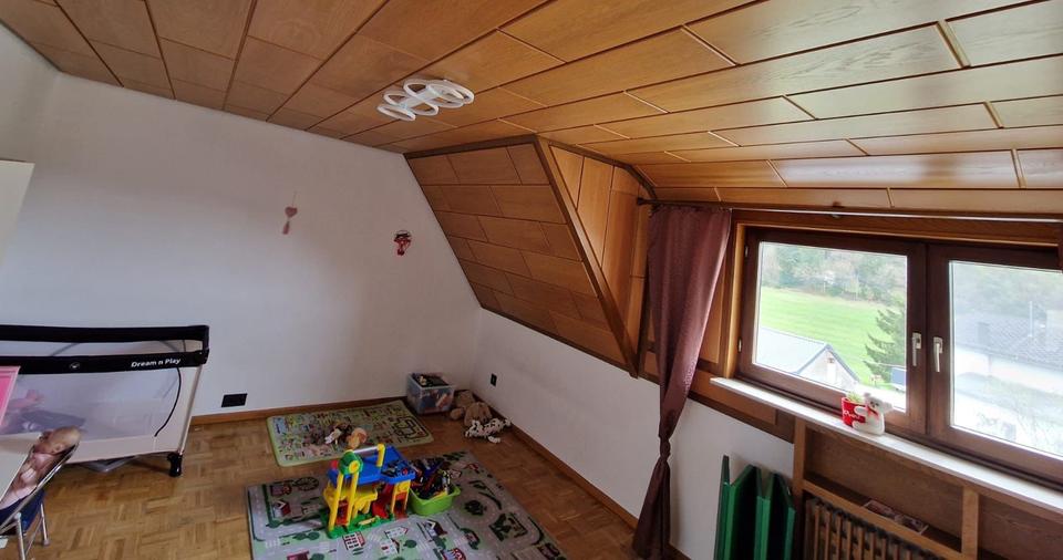 Einfamilienhaus Ettringen - 7 Zimmer, 150 m&sup2;, 1.250&euro; | Angebot:26230926