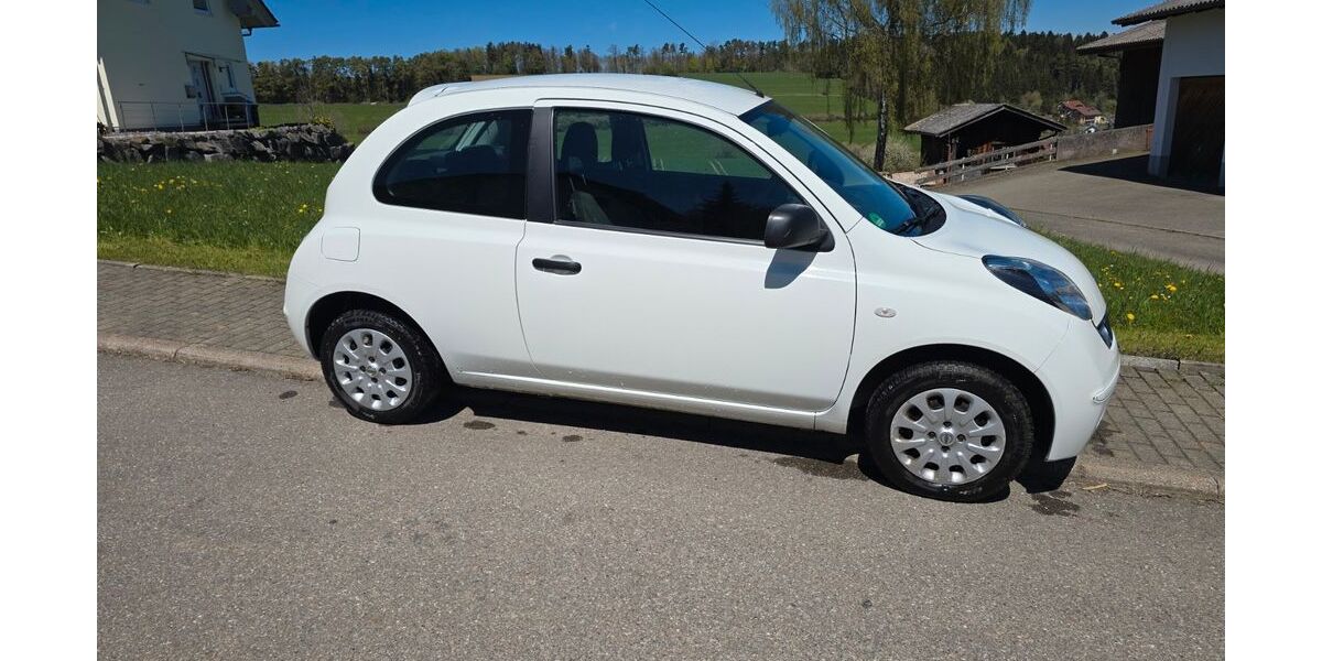 Nissan Micra 81.435 km 2.950 &euro; Zimmern ob Rottweil 78658
