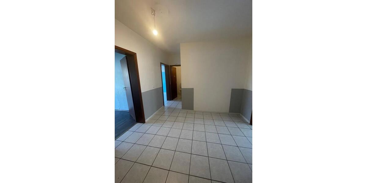 Etagenwohnung Schlüchtern - 3 Zimmer, 93 m&sup2;, 850&euro; | Angebot:26386394