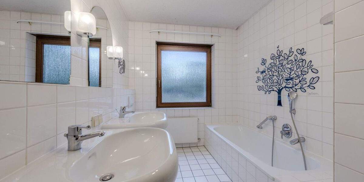 Einfamilienhaus Markgröningen / Schönbühlhof Schönbühlhof - 7 Zimmer, 227 m&sup2;, 749.000&euro; | Angebot:25704161