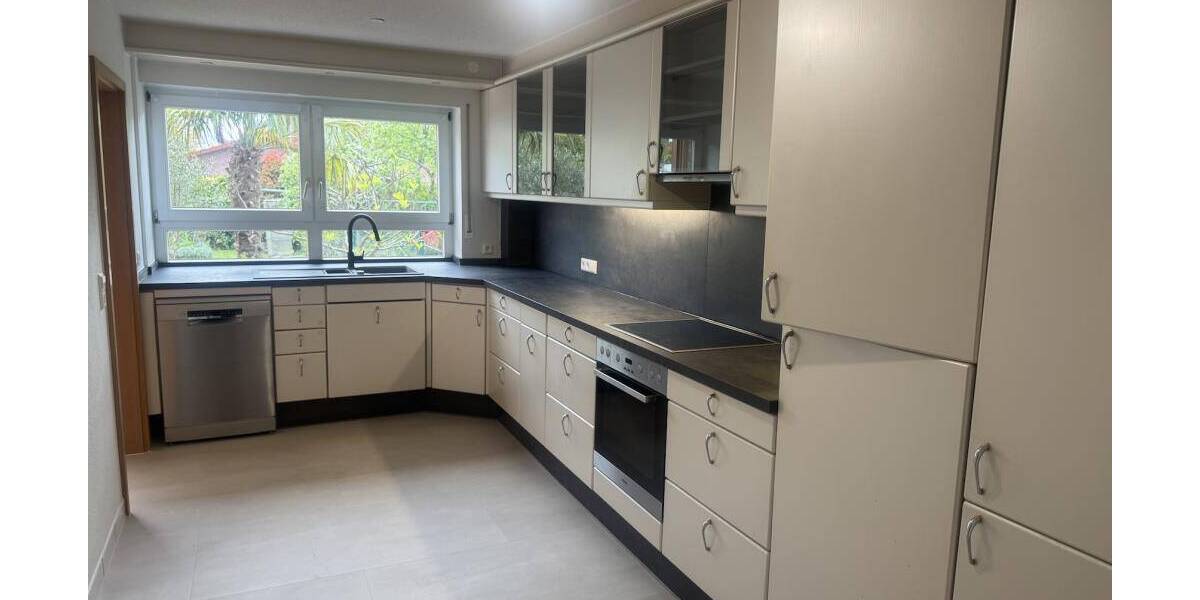 Etagenwohnung Freiburg Hochdorf - 5 Zimmer, 141 m&sup2;, 1.880&euro; | Angebot:26190172