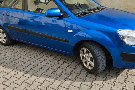 Kia Rio 81.000 km 2.600 &euro; schwarzenbach 95126