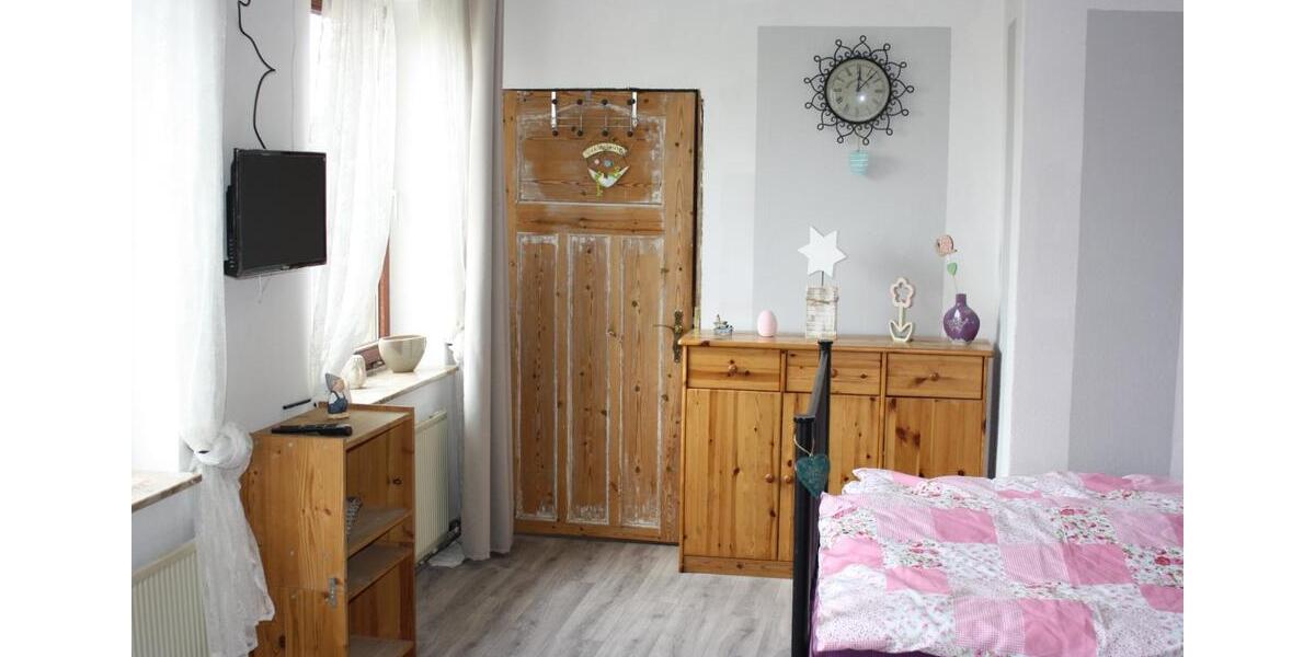 ca. 40 m² für Mitbewohnerin für zunächst 1 Jahr 1 zimmer