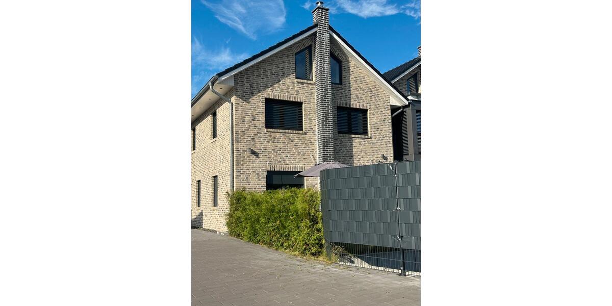 Doppelhaushälfte Elmshorn - 4 Zimmer, 125 m&sup2;, 1.800&euro; | Angebot:25974200