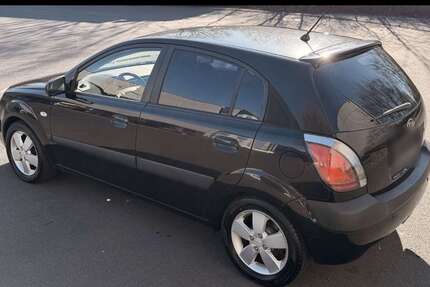 Kia Rio 183.000 km 1.900 &euro; waldbröl 51545