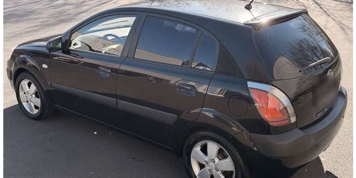 Kia Rio 183.000 km 1.900 &euro; waldbröl 51545