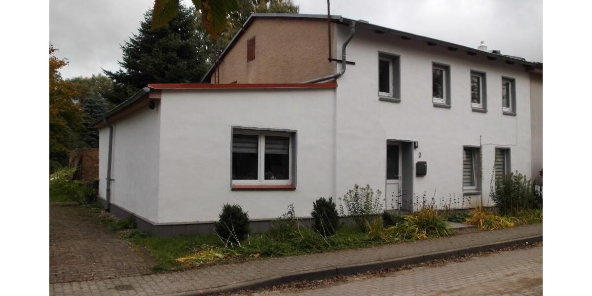 STOP-SCHNÄPPCHENANGEBOT - 1A-DOPPELHAUSHÄLFTE MIT GROßEM GRUNDSTÜCK IN DER MECKLENBURISCHEN SCHWEIZ FÜR NATURLIEBHABER 6 zimmer