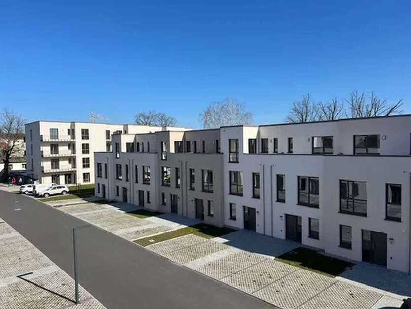 Haus zum Mieten in Königs Wusterhausen 2.495 € 156 m² 5 zimmer
