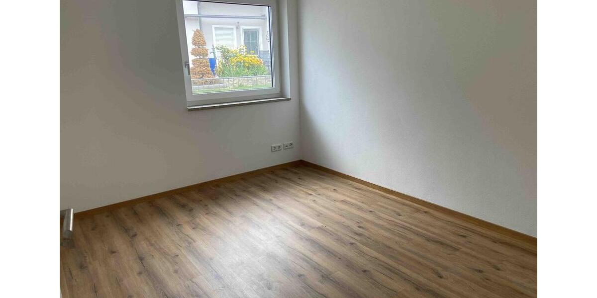 Erdgeschoßwohnung Pförring - 3 Zimmer, 98 m&sup2;, 1.070&euro; | Angebot:26251914