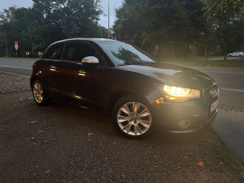 Audi A1 102.000 km 7.600 € Duisburg 47198