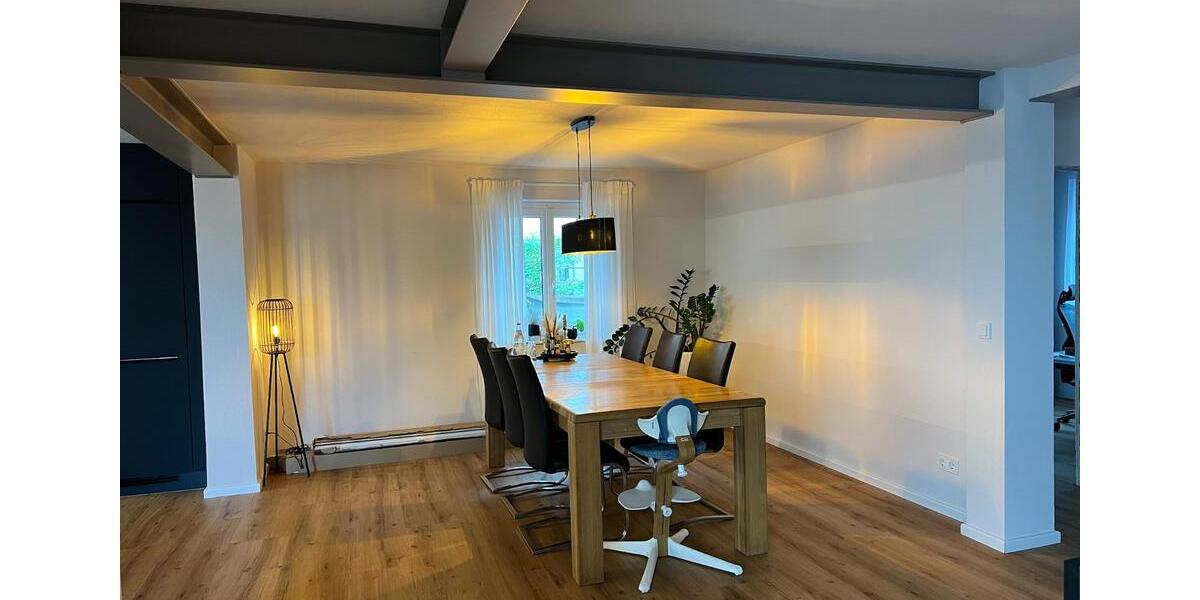 Freistehenden Haus zu vermieten 260m² +Keller geringe Nebenkosten 8 zimmer