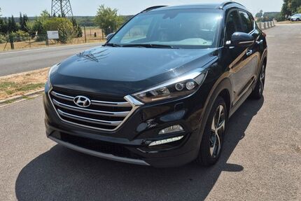 Hyundai TUCSON 174.900 km 12.300 &euro; Frankfurt 60329