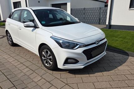 Hyundai i20 53.000 km 8.990 &euro; Ötigheim 76470