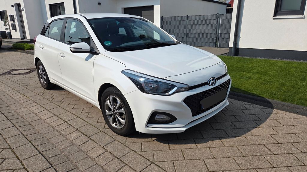Hyundai i20 53.000 km 8.990 &euro; Ötigheim 76470