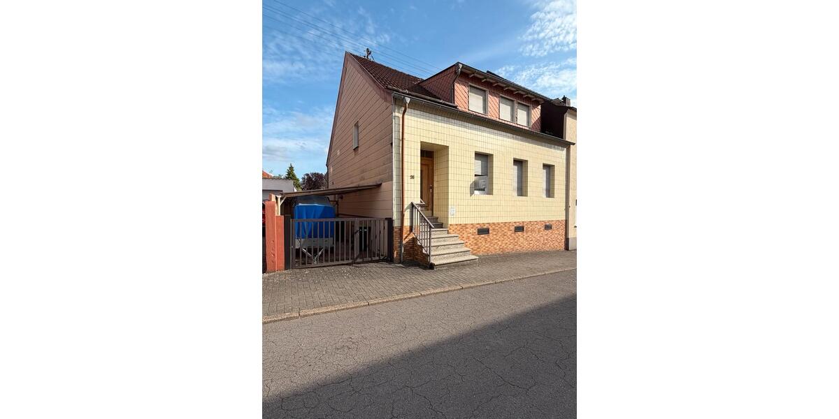 Doppelhaushälfte Bexbach - 6 Zimmer, 150 m&sup2;, 160.000&euro; | Angebot:27117406