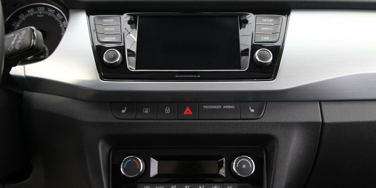 Skoda Fabia Combi TSI Ambition Plus KAMERA+SITZHEIZUNG 60.997 km 15.900 &euro; Hagenow 19230