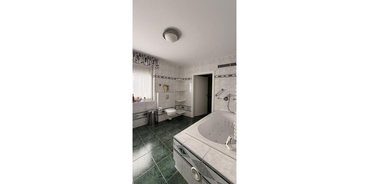 Einfamilienhaus Borken - 6 Zimmer, 270 m&sup2;, 2.500&euro; | Angebot:26340395