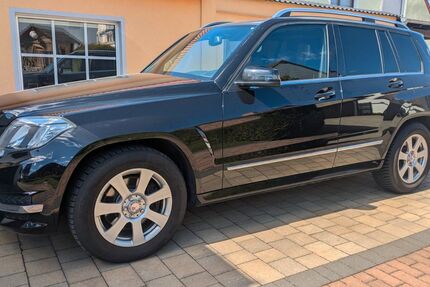 Mercedes-Benz 220 181.000 km 14.900 &euro; Zahna Elster 06895