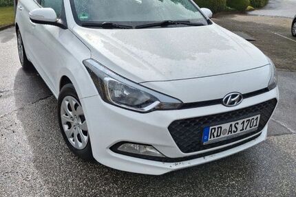 Hyundai i20 92.000 km 7.900 &euro; Grauel 24594